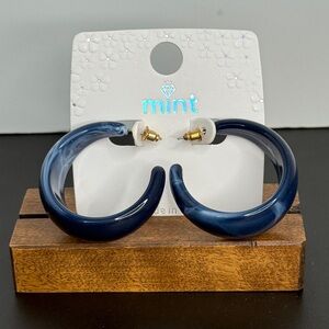 🚨3 for $15🚨 Navy Blue Marbled Hoop Earrings